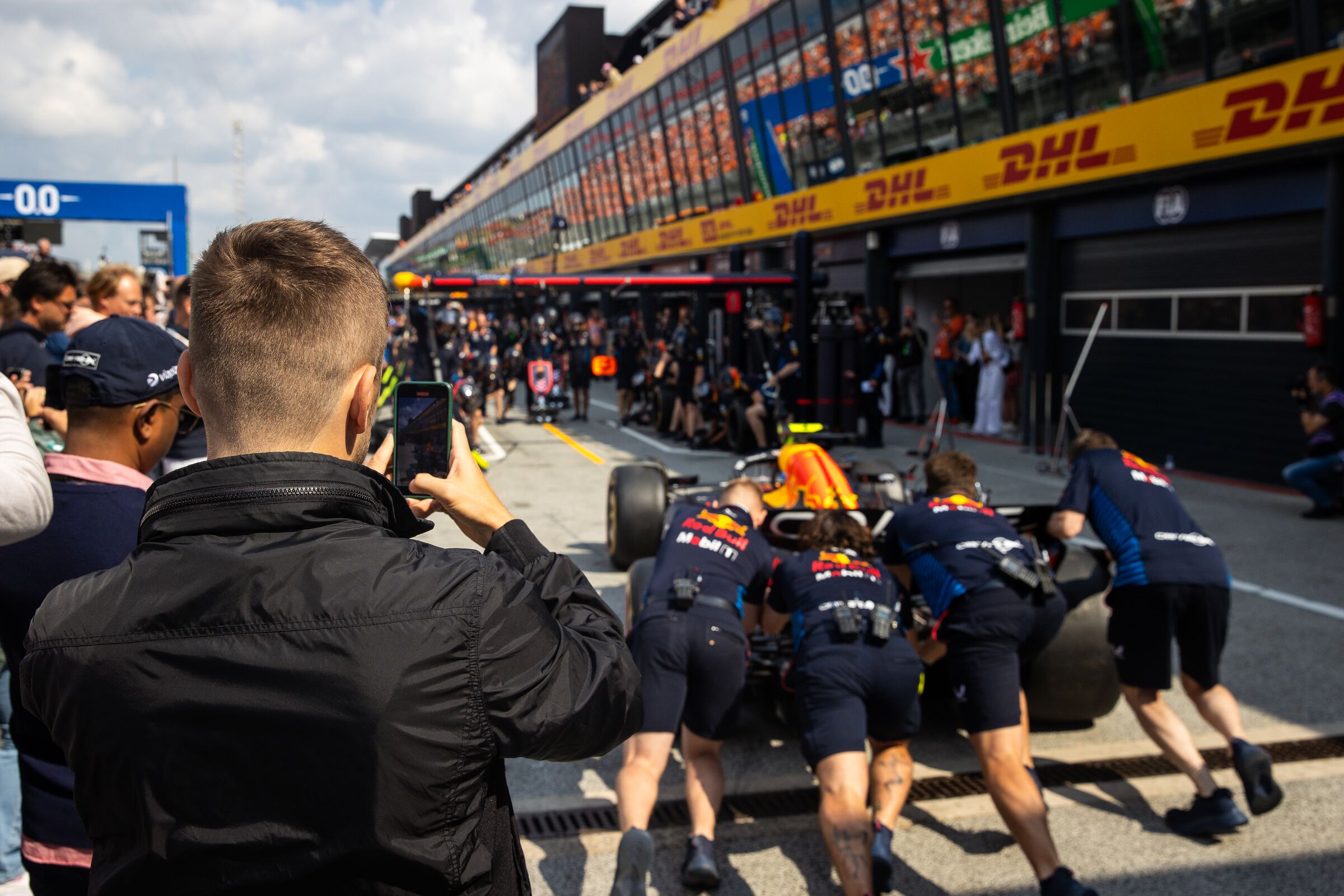 Exclusive Aramco F1® Pit Lane Walk
