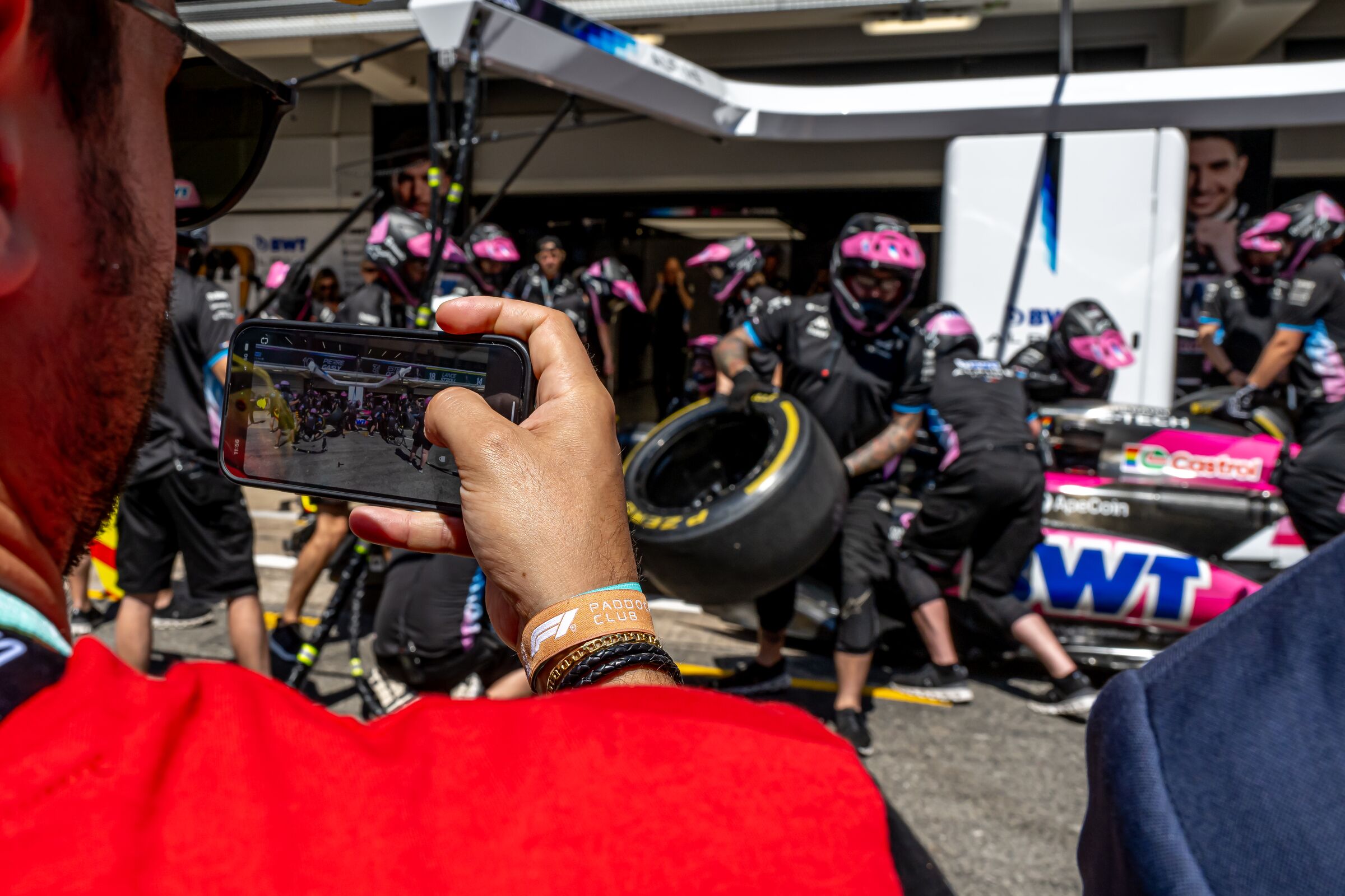 Aramco F1® Pit Lane Walk Inclusion